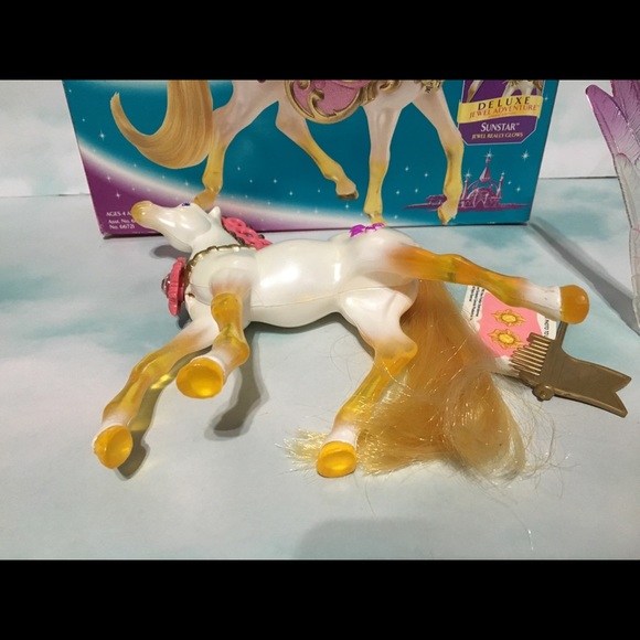 PRINCESS GWENEVERE & THE JEWEL RIDERS UNICORN -BOX - Picture 6 of 16